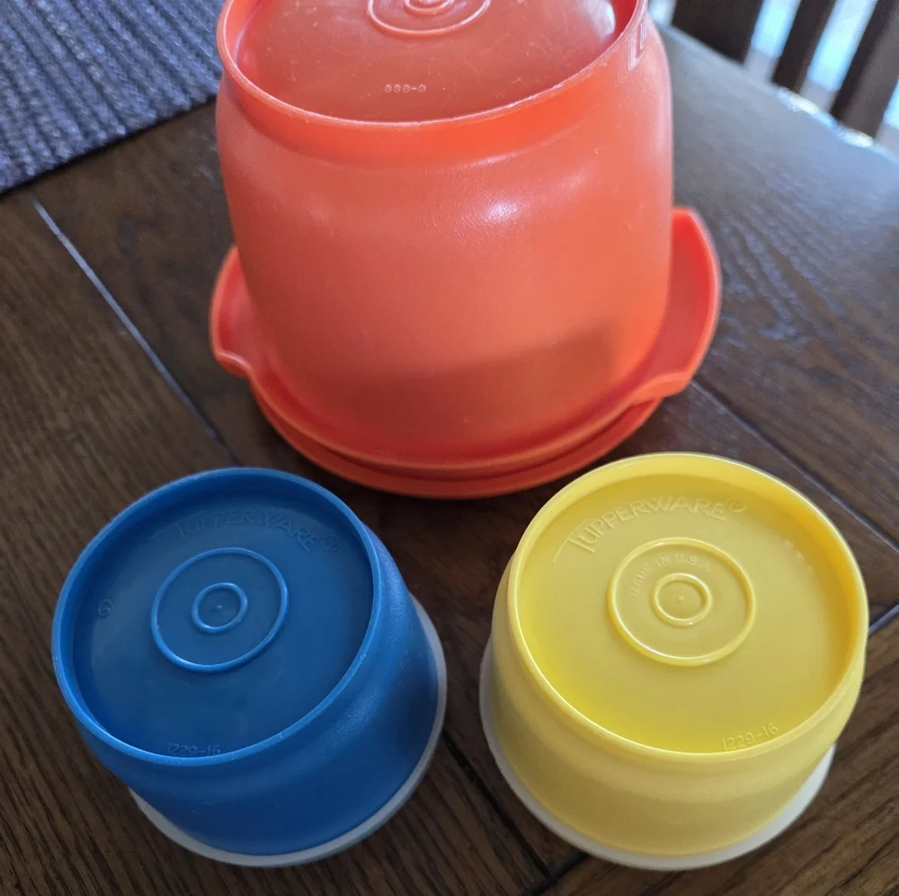 Colorful vintage Tupperware.  2 snack cups One 20 oz storage bowl.